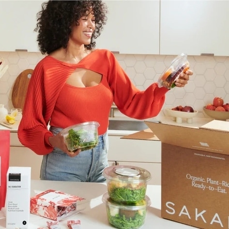 What Is Sakara Life? Why This Organic Vegan Meal Platform Is So Popular Right Now